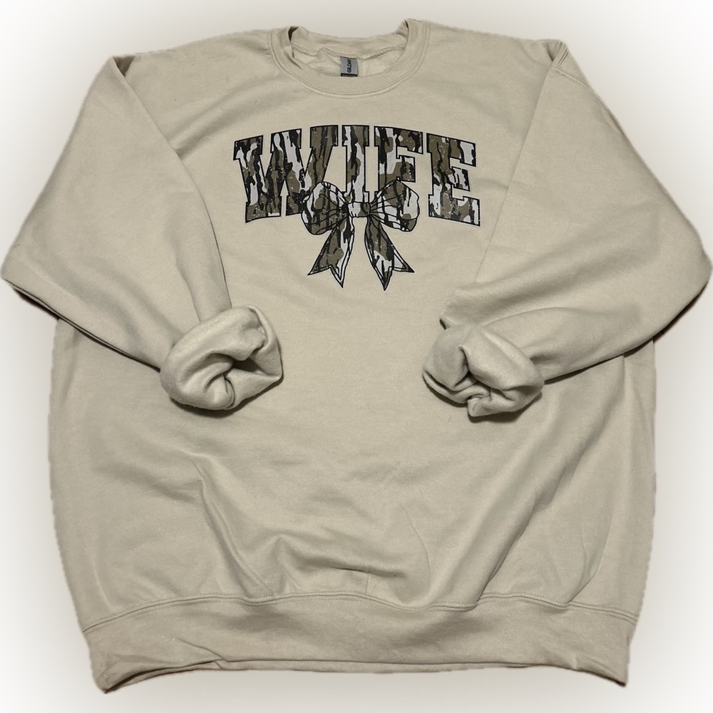Gildan “Wife” Crewneck XL